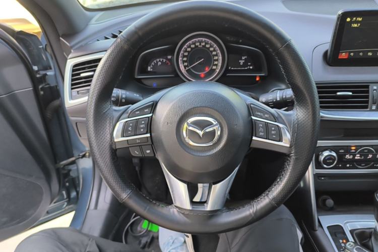 Used Mazda CX-4 2016 2.0L Automatic 2WD Blue Sky Luxury Edition Steering Wheel