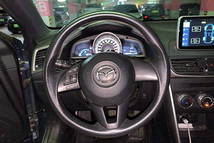 Used Mazda CX-4 2016 2.0L Automatic 2WD Blue Sky Dynamic Edition Steering Wheel