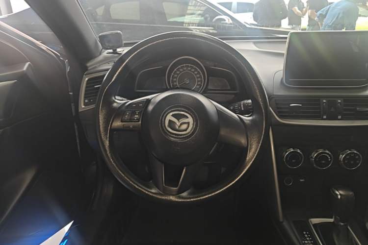 Used Mazda CX-4 2016 2.0L Automatic 2WD Blue Sky Dynamic Edition Steering Wheel