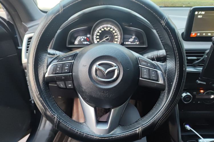 Used Mazda CX-4 2016 2.0L Automatic 2WD Blue Sky Luxury Edition Steering Wheel