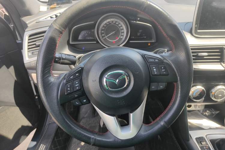 Used Mazda CX-4 2016 2.0L Automatic 2WD Blue Sky Dynamic Edition Steering Wheel