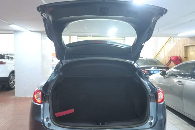 Used Mazda CX-4 2016 2.0L Automatic 2WD Blue Sky Dynamic Leather Edition Trunk