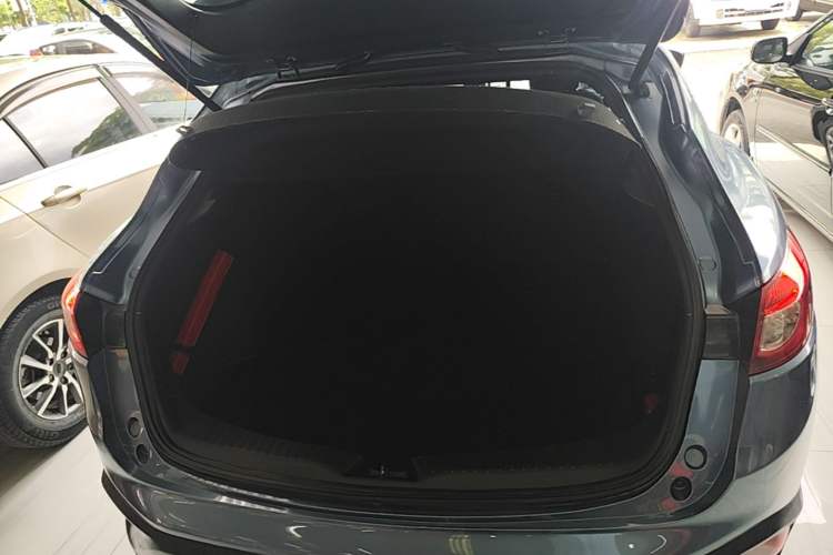 Used Mazda CX-4 2016 2.0L Automatic 2WD Blue Sky Luxury Edition Trunk