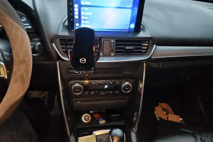 Used Mazda CX-4 2016 2.5L Automatic 4x4 Sky Blue Passion Edition Audio And AC Panel