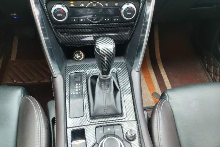 Used Mazda CX-4 2016 2.5L Automatic 4x4 Sky Blue Passion Edition Gear Lever