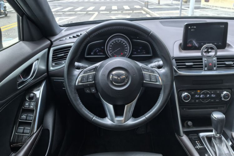 Used Mazda CX-4 2016 2.5L Automatic 4x4 Sky Blue Passion Edition Interior 2