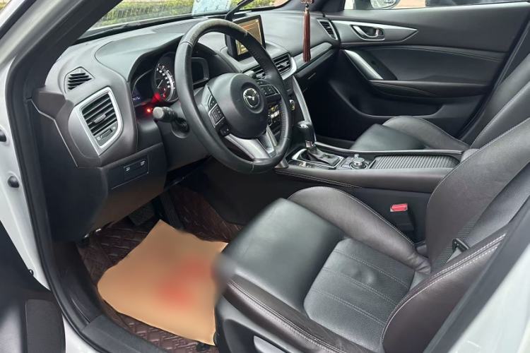 Used Mazda CX-4 2016 2.0L Automatic 2WD Blue Sky Luxury Edition Interior 4