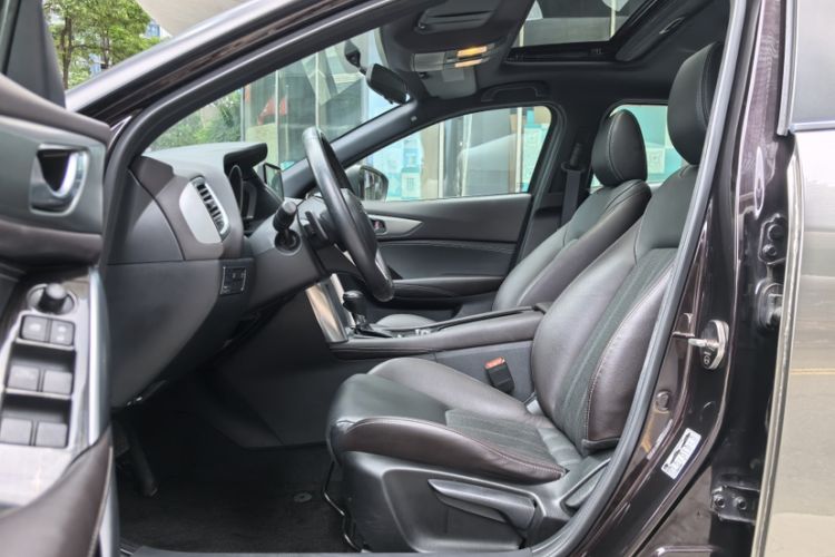 Used Mazda CX-4 2016 2.5L Automatic 4x4 Sky Blue Passion Edition Interior 5