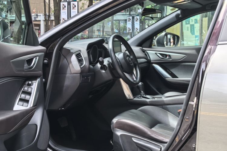 Used Mazda CX-4 2016 2.5L Automatic 4x4 Sky Blue Passion Edition Interior 6