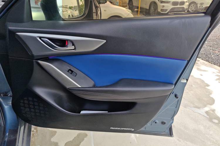 Used Mazda CX-4 2016 2.0L Automatic 2WD Blue Sky Dynamic Edition Right Front Door Interior