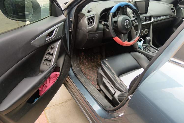 Used Mazda CX-4 2016 2.0L Automatic 2WD Blue Sky Dynamic Edition Driver Seat