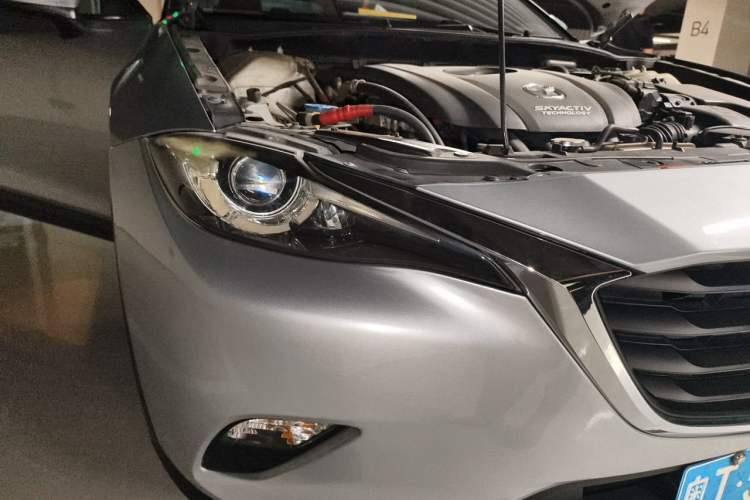 Used Mazda CX-4 2016 2.0L Automatic 2WD Blue Sky Dynamic Edition Right Front Headlight
