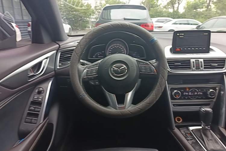 Used Mazda CX-4 2016 2.0L Automatic 2WD Blue Sky Luxury Edition Steering Wheel