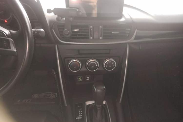 Used Mazda CX-4 2016 2.0L Automatic 2WD Blue Sky Dynamic Leather Edition Audio And AC Panel