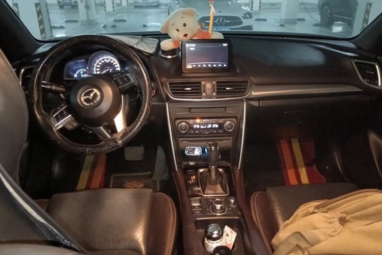 Used Mazda CX-4 2016 2.0L Automatic 2WD Blue Sky Dynamic Edition Center Console