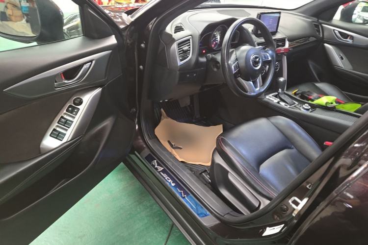 Used Mazda CX-4 2016 2.0L Automatic 2WD Blue Sky Dynamic Edition Driver Seat