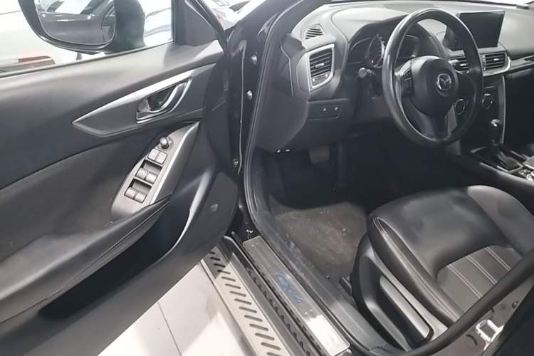 Used Mazda CX-4 2016 2.0L Automatic 2WD Blue Sky Dynamic Edition Driver Seat
