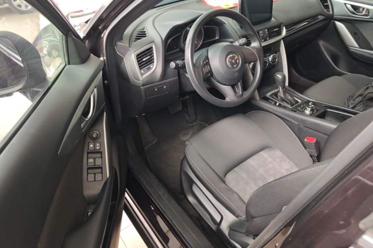 Used Mazda CX-4 2016 2.0L Automatic 2WD Blue Sky Dynamic Edition Driver Seat