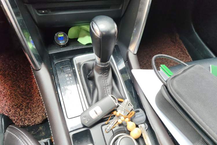 Used Mazda CX-4 2016 2.0L Automatic 2WD Blue Sky Luxury Edition Gear Lever