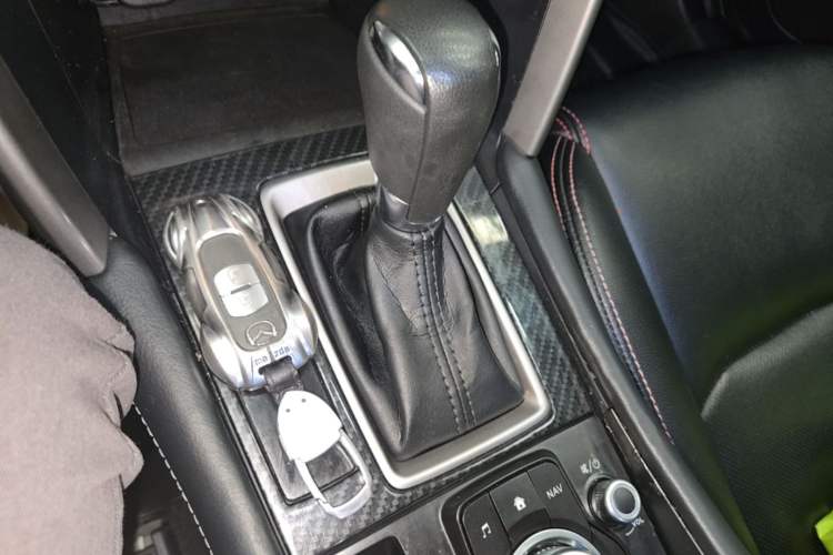 Used Mazda CX-4 2016 2.0L Automatic 2WD Blue Sky Dynamic Edition Gear Lever