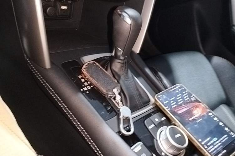 Used Mazda CX-4 2016 2.0L Automatic 2WD Blue Sky Dynamic Edition Gear Lever