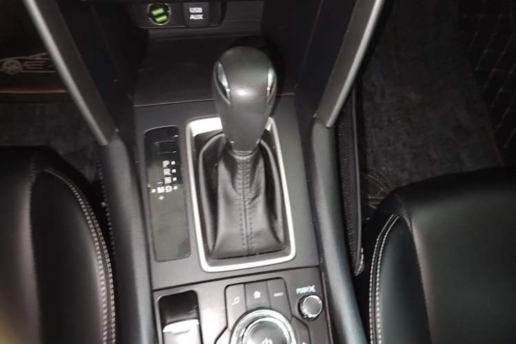 Used Mazda CX-4 2016 2.0L Automatic 2WD Blue Sky Dynamic Leather Edition Gear Lever