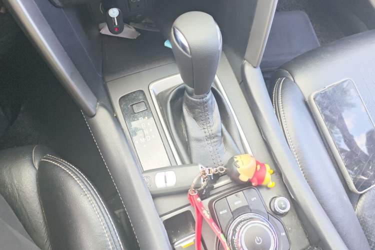 Used Mazda CX-4 2016 2.0L Automatic 2WD Blue Sky Dynamic Edition Gear Lever