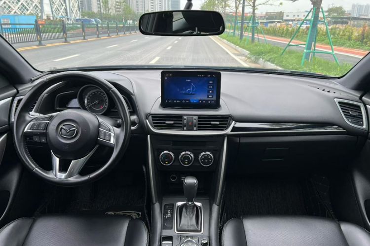 Used Mazda CX-4 2016 2.0L Automatic 2WD Blue Sky Dynamic Leather Edition Interior 2