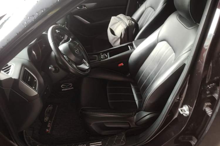 Used Mazda CX-4 2016 2.0L Automatic 2WD Blue Sky Dynamic Leather Edition Left Front Seat