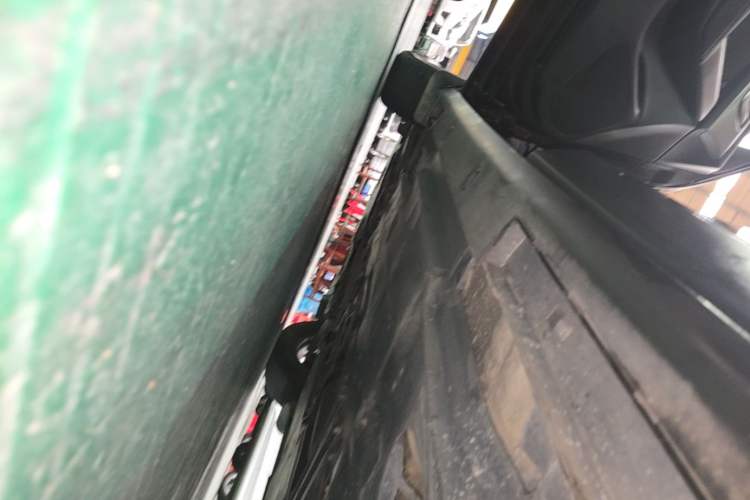 Used Mazda CX-4 2016 2.0L Automatic 2WD Blue Sky Dynamic Edition Left Side Sill