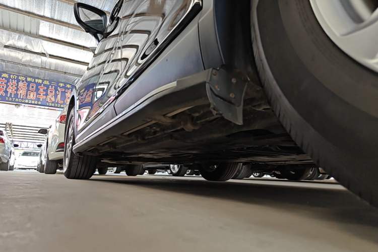 Used Mazda CX-4 2016 2.0L Automatic 2WD Blue Sky Luxury Edition Left Side Sill