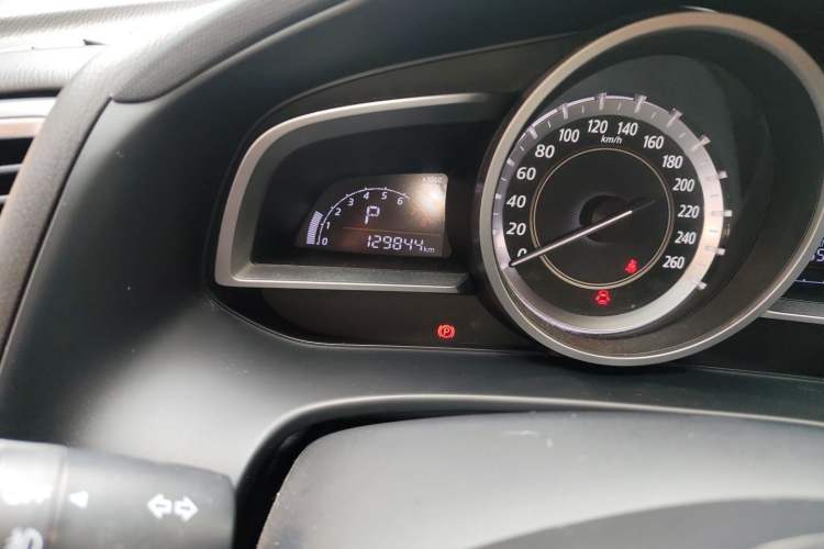 Used Mazda CX-4 2016 2.0L Automatic 2WD Blue Sky Luxury Edition Odometer Close Up