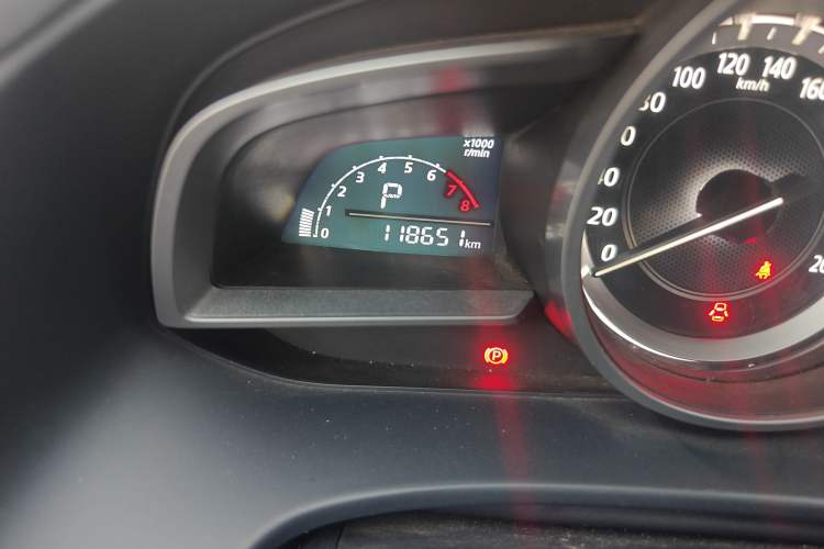 Used Mazda CX-4 2016 2.0L Automatic 2WD Blue Sky Dynamic Edition Odometer Close Up