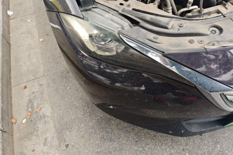 Used Mazda CX-4 2016 2.0L Automatic 2WD Blue Sky Luxury Edition Right Front Headlight