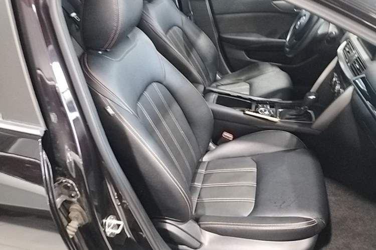 Used Mazda CX-4 2016 2.0L Automatic 2WD Blue Sky Dynamic Edition Right Front Seat