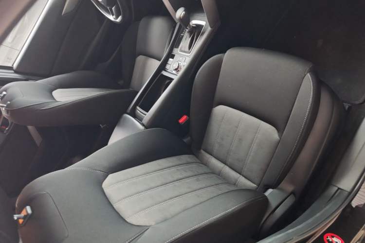 Used Mazda CX-4 2016 2.0L Automatic 2WD Blue Sky Dynamic Edition Right Front Seat