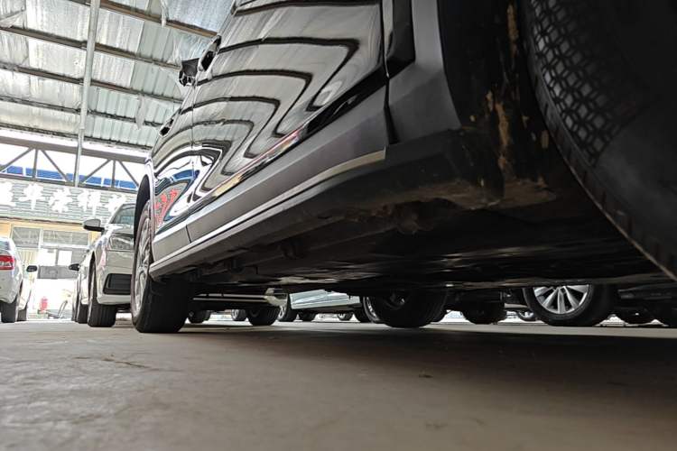 Used Mazda CX-4 2016 2.0L Automatic 2WD Blue Sky Luxury Edition Right Side Sill