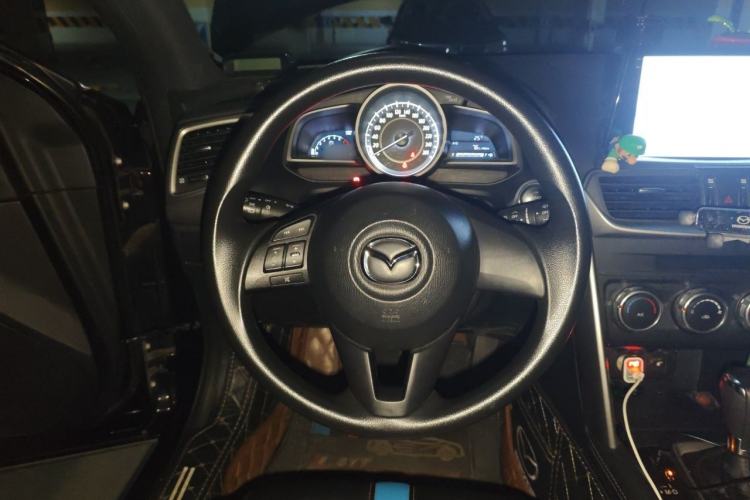 Used Mazda CX-4 2016 2.0L Automatic 2WD Blue Sky Dynamic Edition Steering Wheel