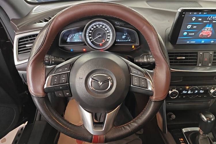 Used Mazda CX-4 2016 2.0L Automatic 2WD Blue Sky Luxury Edition Steering Wheel