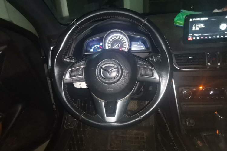 Used Mazda CX-4 2016 2.0L Automatic 2WD Blue Sky Luxury Edition Steering Wheel