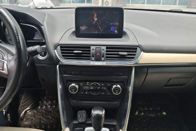 Used Mazda CX-4 2016 2.0L Automatic Two-Wheel Drive Blue Sky Leading Edition Audio And AC Panel