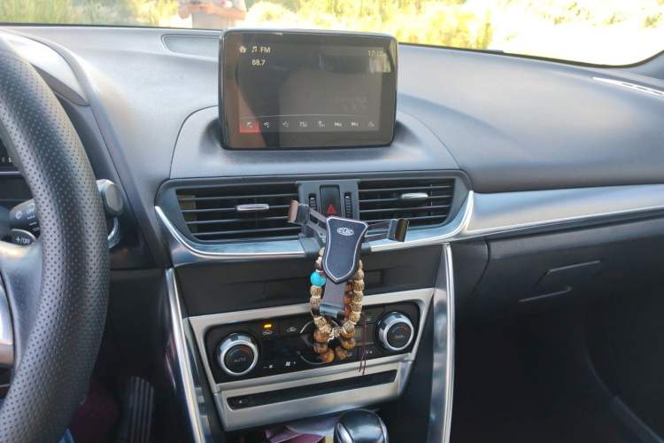 Used Mazda CX-4 2016 2.5L Automatic 4x4 Sky Blue Passion Edition Audio And AC Panel