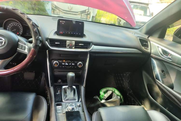 Used Mazda CX-4 2016 2.0L Automatic 2WD Blue Sky Luxury Edition Audio And AC Panel