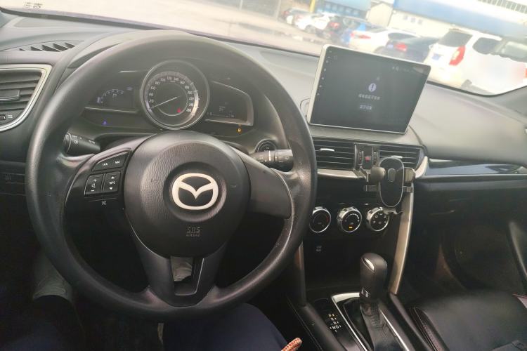 Used Mazda CX-4 2016 2.0L Automatic 2WD Blue Sky Dynamic Edition Center Console