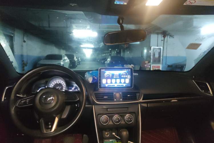 Used Mazda CX-4 2016 2.0L Automatic 2WD Blue Sky Dynamic Edition Center Console