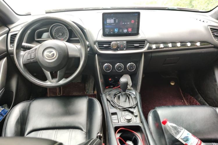 Used Mazda CX-4 2016 2.0L Automatic 2WD Blue Sky Dynamic Edition Center Console