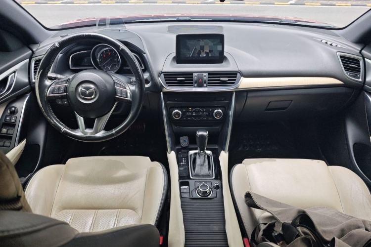 Used Mazda CX-4 2016 2.0L Automatic Two-Wheel Drive Blue Sky Leading Edition Center Console
