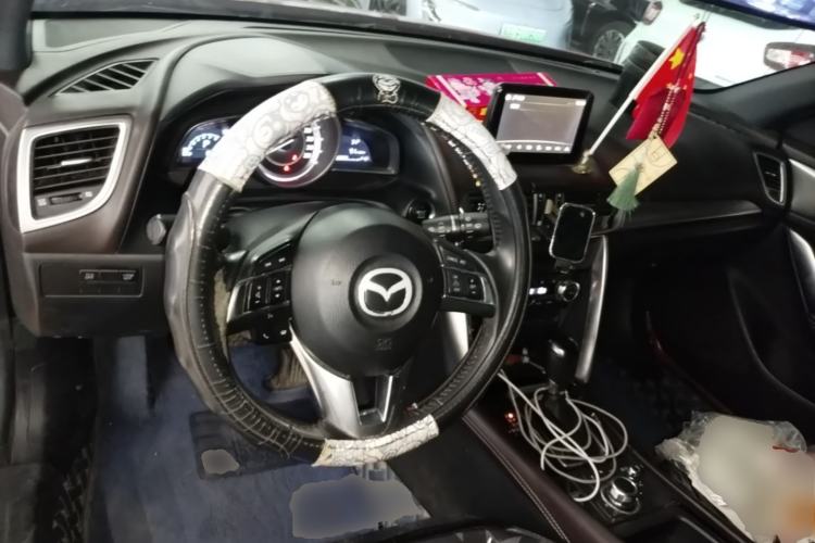 Used Mazda CX-4 2016 2.0L Automatic 2WD Blue Sky Luxury Edition Center Console