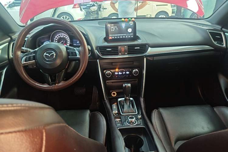 Used Mazda CX-4 2016 2.0L Automatic 2WD Blue Sky Luxury Edition Center Console
