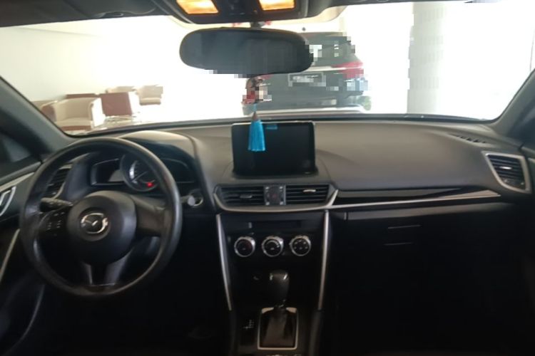 Used Mazda CX-4 2016 2.0L Automatic 2WD Blue Sky Dynamic Edition Center Console